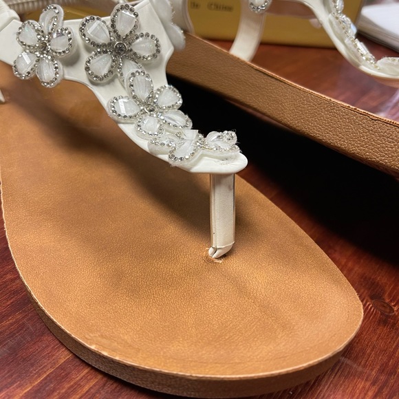 Sandals - Picture 2 of 4